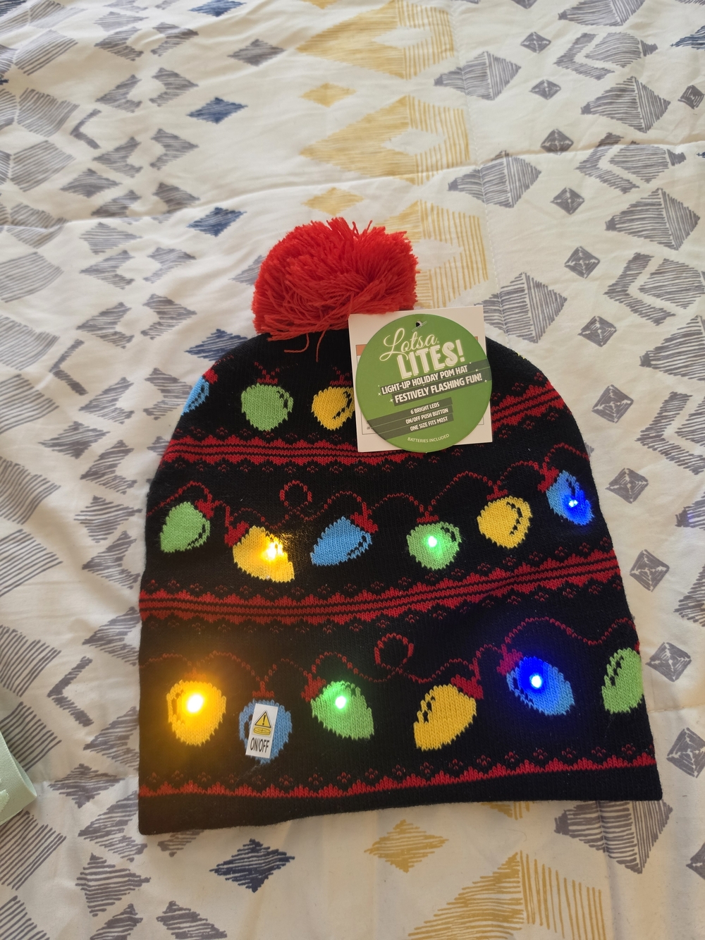 Lotsa Lites Unisex Nwt Light-Up Pom Beanie - Black with Red Pom